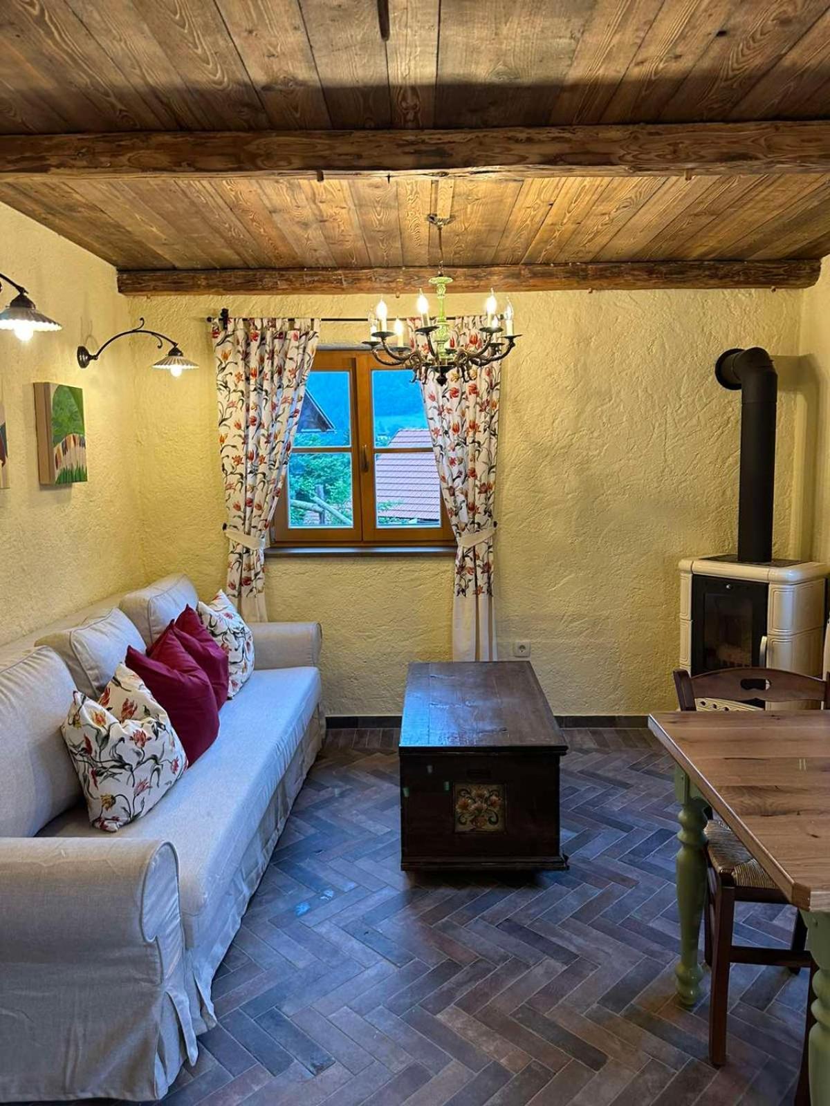 Rose Garden Apartment Ljubno ภายนอก รูปภาพ