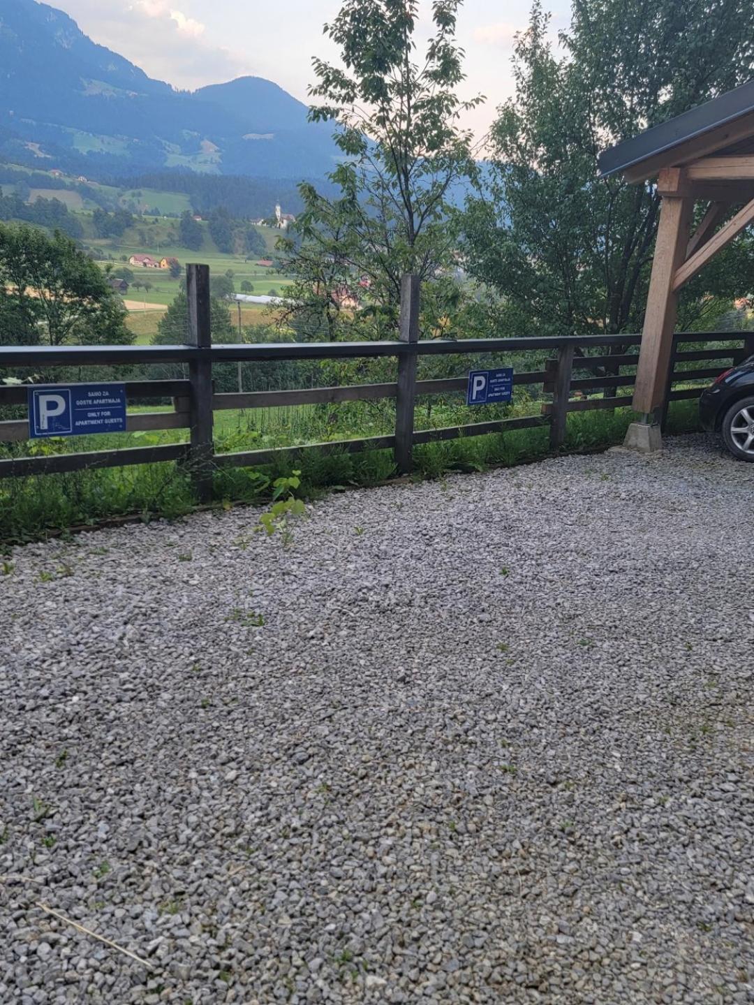 Rose Garden Apartment Ljubno ภายนอก รูปภาพ